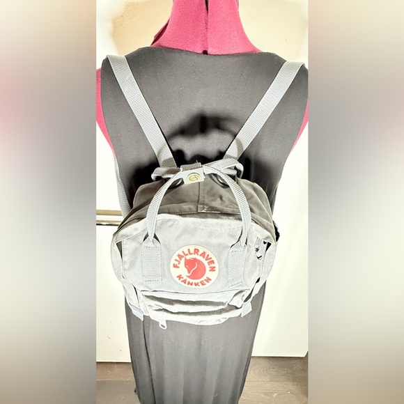 Fjallraven Kanken Classic Gray and Red Backpack - Picture 9 of 9
